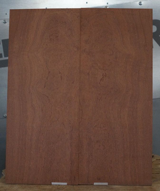 Aufleimer Sapeli Pommeliert 290822
