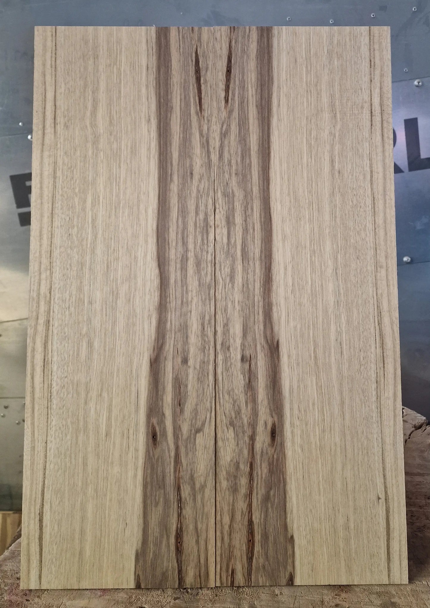 Aufleimer Black Korina 280126-2