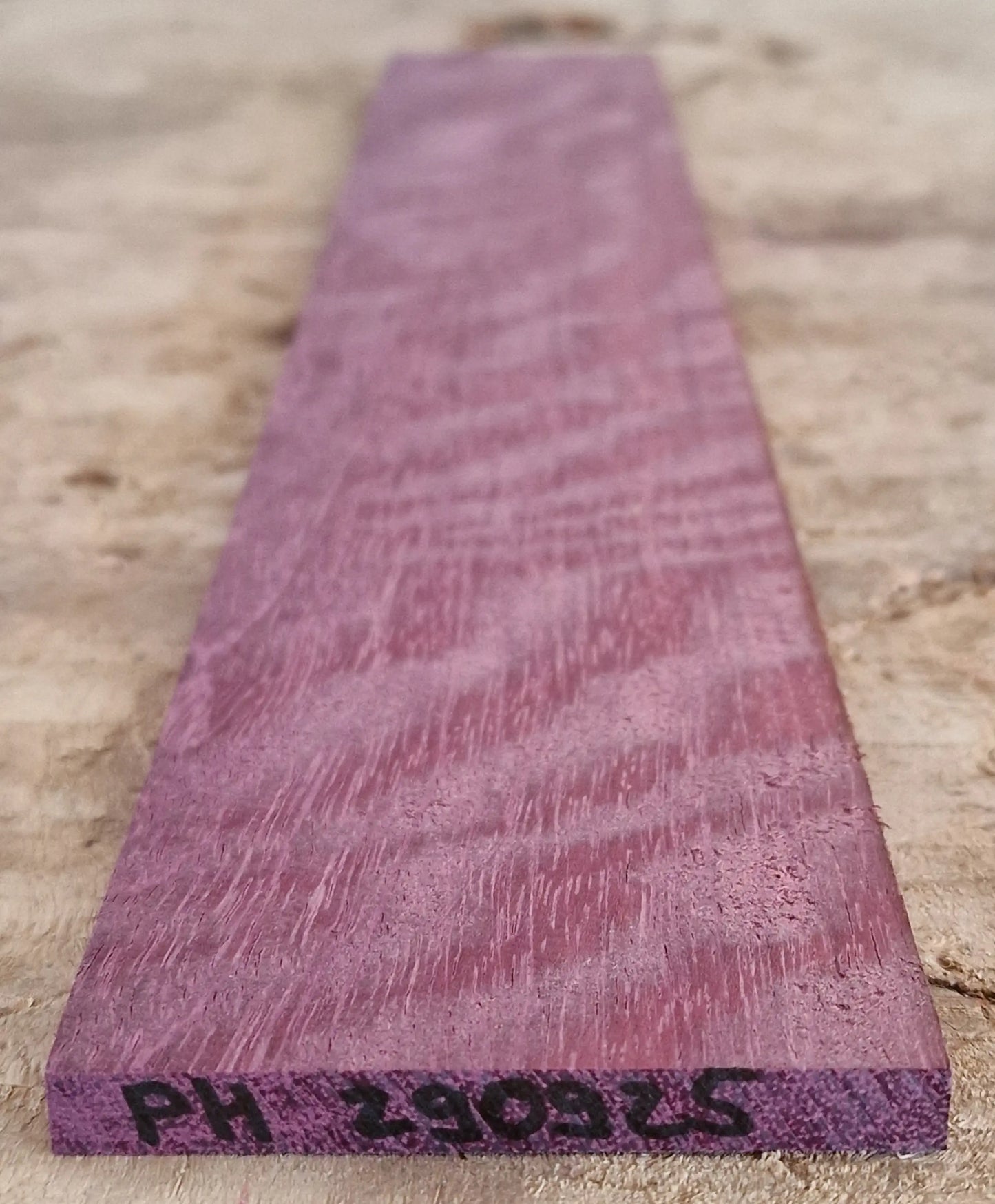 Griffbrett Purple Heart 290925