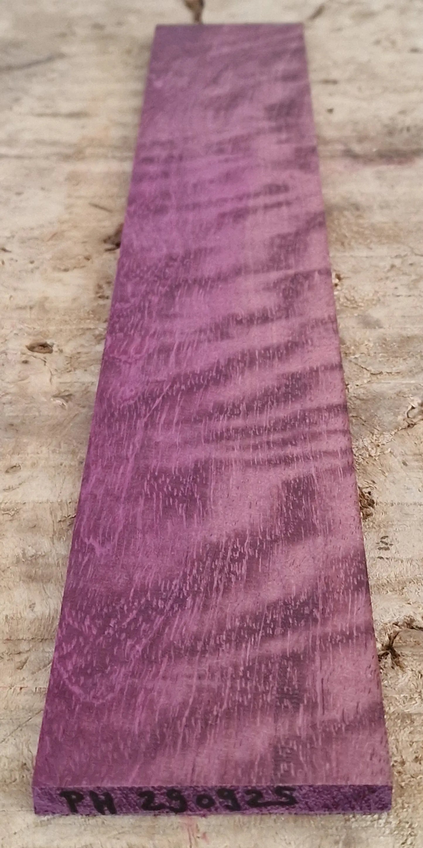 Griffbrett Purple Heart 290925