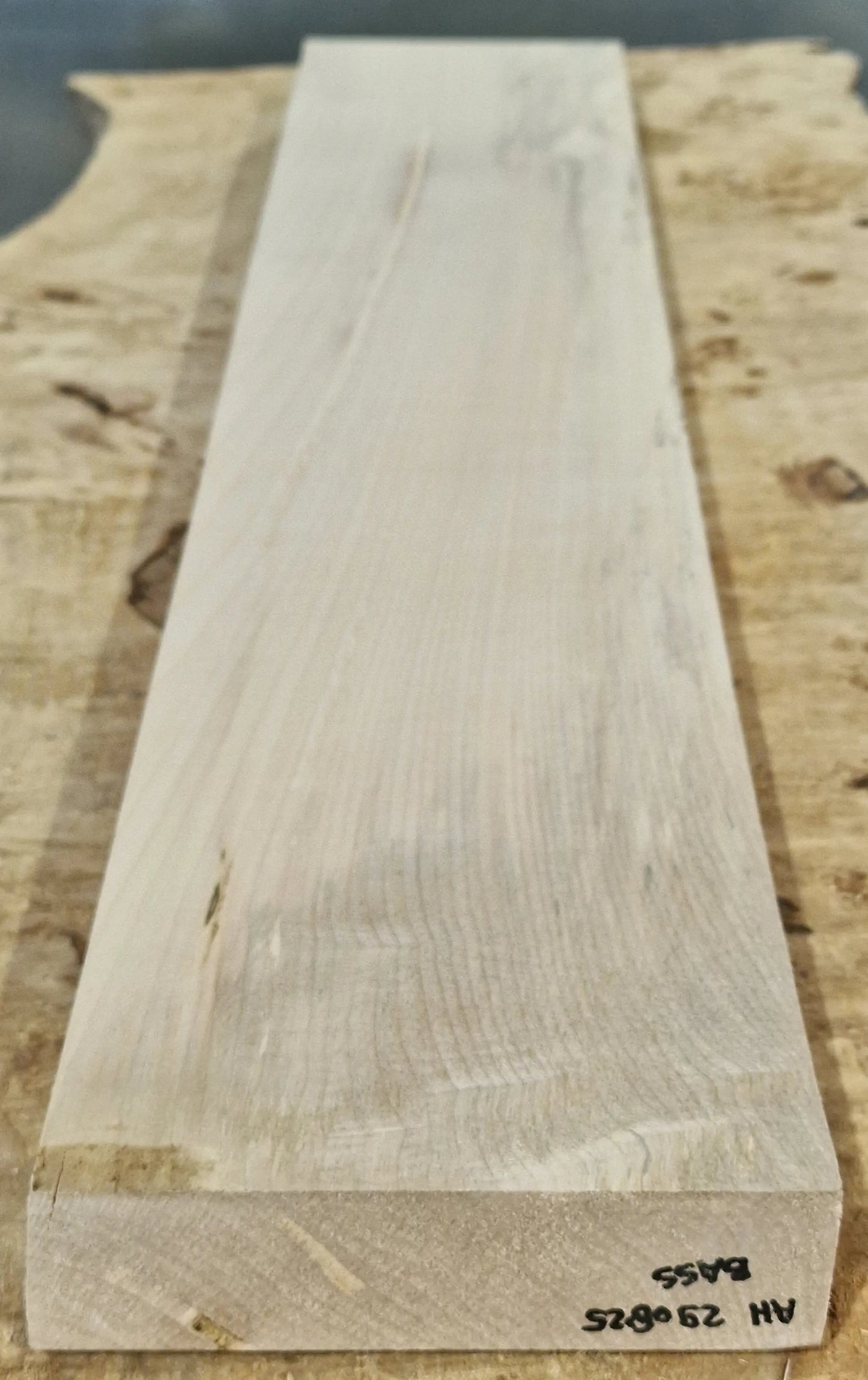 Halsrohling Ahorn 290825 Bass
